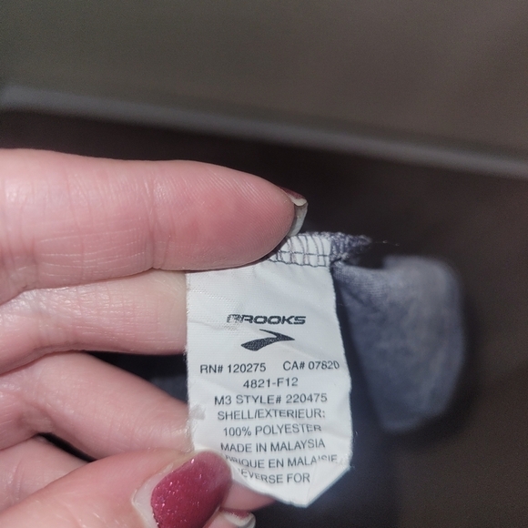 Brooks Run tshirt - Picture 3 of 6